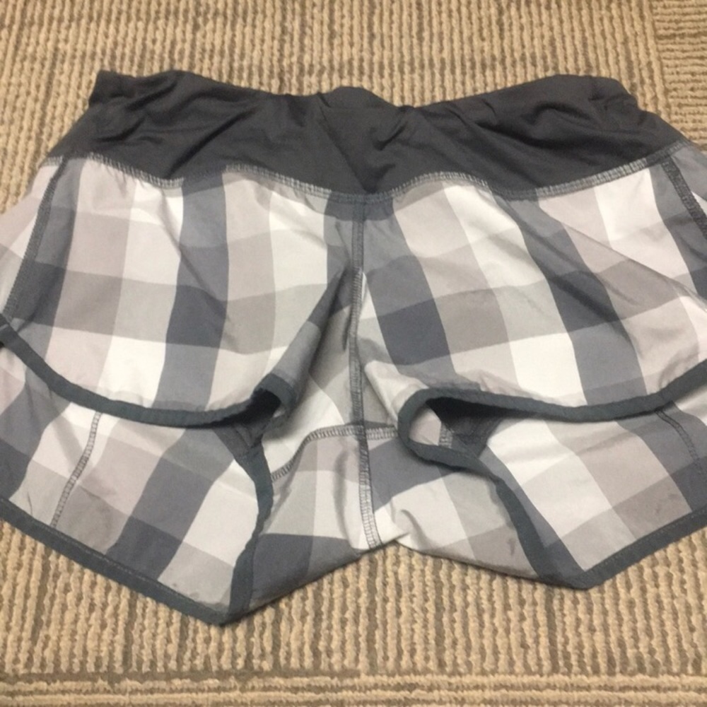 Lululemon size 6 shorts